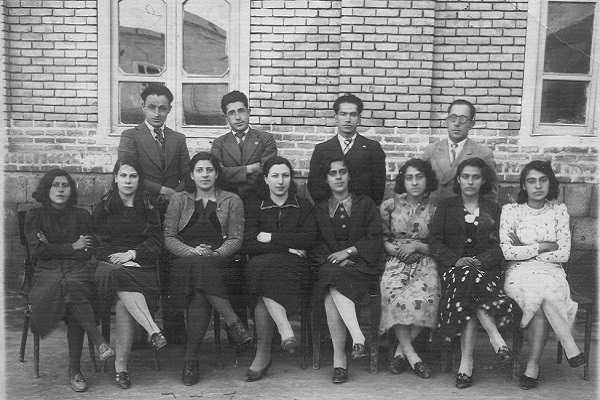 با همکاران دبیرستان پوراندخت - اردبیل - 20-1319